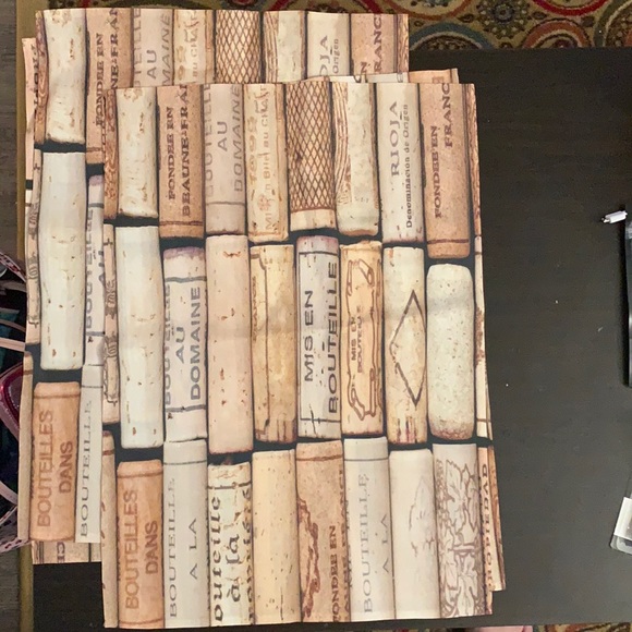 Other - HP 🥳🥳 4 placemats wine cork print 🥳🥳HP